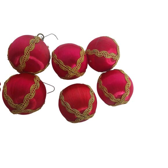 Vintage Spun Silk Red Gold 6" Ornaments Set of 8 READ - Picture 3 of 7